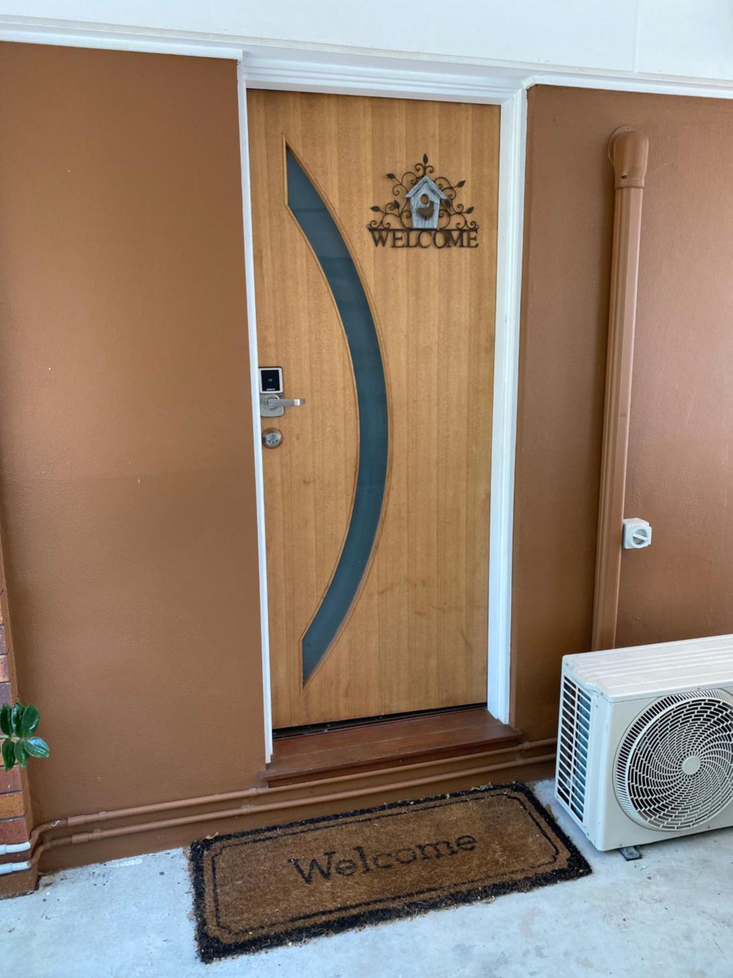 2Bd Family Or Couple Guesthouse Upstairs Near Turf Club, Hota In Bundall Голд-Кост Экстерьер фото
